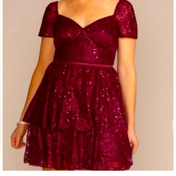 David’s bridal, Short sleeve illusion lace tiered ruffle dress NWT,4, burgundy - Picture 1 of 16